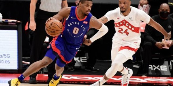 kaiyun-加盟活塞重获新生！小史密斯斩获生涯第三次三双