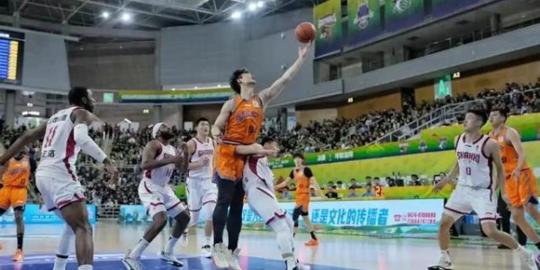 开云官网-上海84-79险胜山东：强弱预判，季后赛里全是变数？
