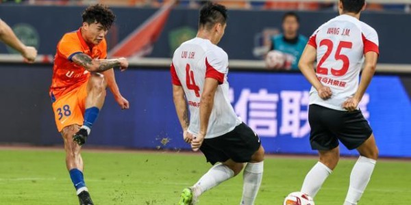 尴尬！谢文能同时入选国足国奥 缺席报告该打给谁？